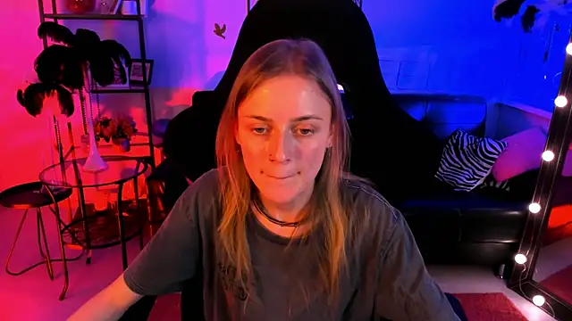 KiraMontoya online show from 02.21.25