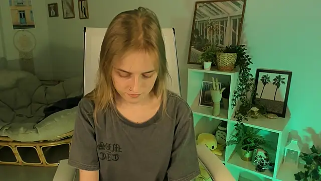 KiraMontoya online show from 03.13.25