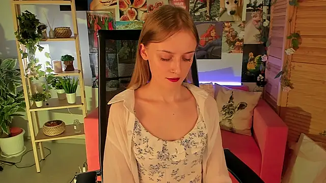 KiraMontoya online show from 03.16.25