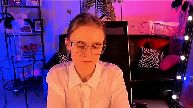 KiraMontoya online show from 03.19.25