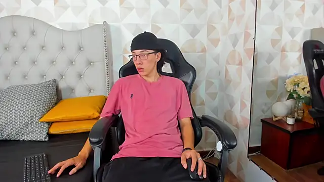 Snapshot of Gadiel_Sex chatting on 03.06.25 Gadiel Sex online show from 03.06.25