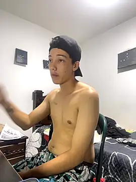 Snapshot of Gadiel_Sex chatting on 10.20.25 Gadiel Sex online show from 10.20.25