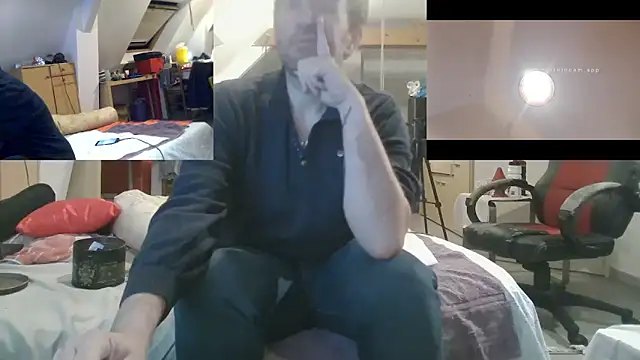 Snapshot of Mastersanges chatting on 09.18.25 Mastersanges online show from 09.18.25