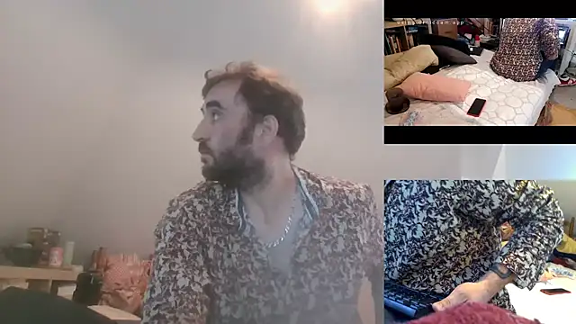 Snapshot of Mastersanges chatting on 10.13.25 Mastersanges online show from 10.13.25