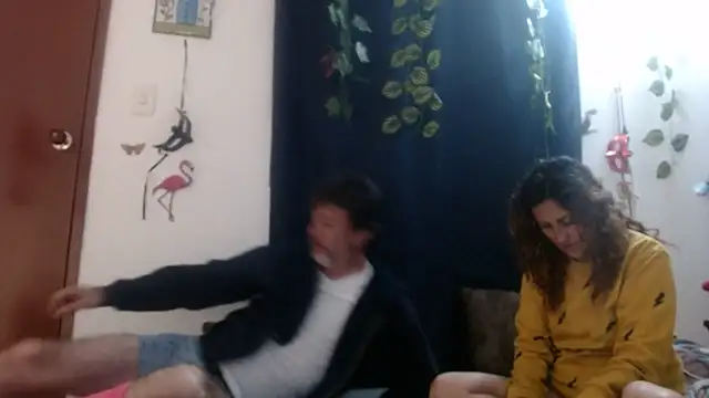 Snapshot of jeans_and_emma chatting on 03.18.25 jeans and emma online show from 03.18.25