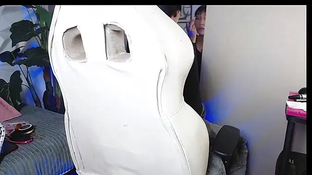 Miaa Lee7 online show from 10.16.25