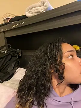 Snapshot of tastylolaaa chatting on 02.04.25 tastylolaaa online show from 02.04.25