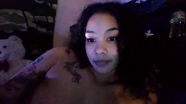 Snapshot of tastylolaaa chatting on 02.04.25 tastylolaaa online show from 02.04.25