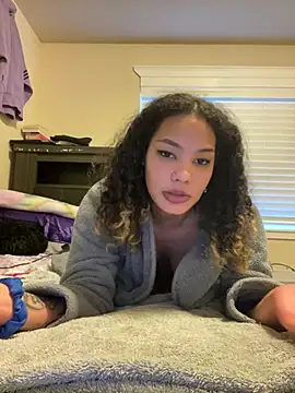 Snapshot of tastylolaaa chatting on 02.05.25 tastylolaaa online show from 02.05.25