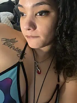 Snapshot of tastylolaaa chatting on 03.11.25 tastylolaaa online show from 03.11.25