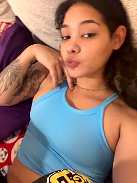 Snapshot of tastylolaaa chatting on 09.29.25 tastylolaaa online show from 09.29.25