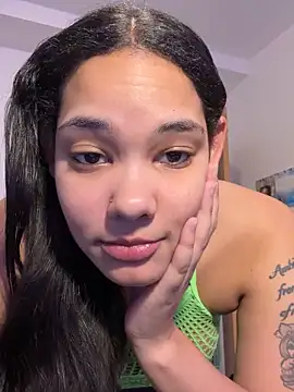 Snapshot of tastylolaaa chatting on 10.12.25 tastylolaaa online show from 10.12.25