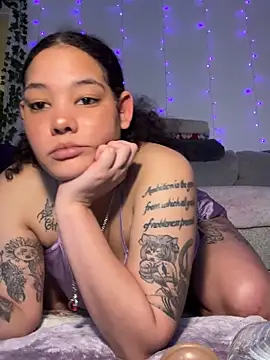 Snapshot of tastylolaaa chatting on 02.25.26 tastylolaaa online show from 02.25.26