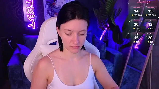 roxy riot  online show from 03.28.26