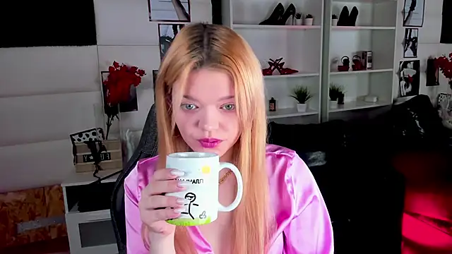 Snapshot of AdeleCartier chatting on 02.26.25 AdeleCartier online show from 02.26.25