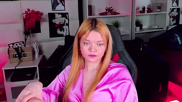 Snapshot of AdeleCartier chatting on 02.28.25 AdeleCartier online show from 02.28.25