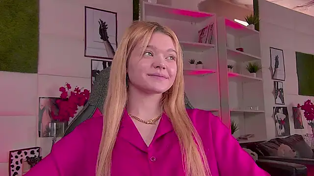 Snapshot of AdeleCartier chatting on 03.03.25 AdeleCartier online show from 03.03.25