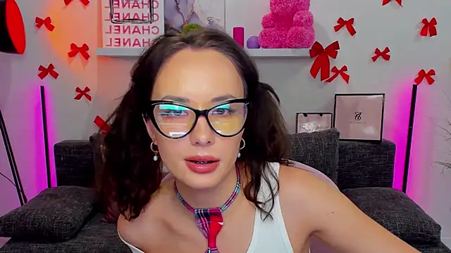 Snapshot of Suga_babe chatting on 02.20.25 Suga babe online show from 02.20.25