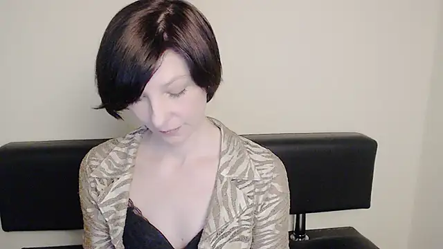 Snapshot of _AngeliaFlow_ chatting on 02.08.25 AngeliaFlow online show from 02.08.25