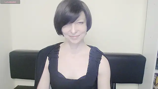 Snapshot of _AngeliaFlow_ chatting on 02.11.25 AngeliaFlow online show from 02.11.25