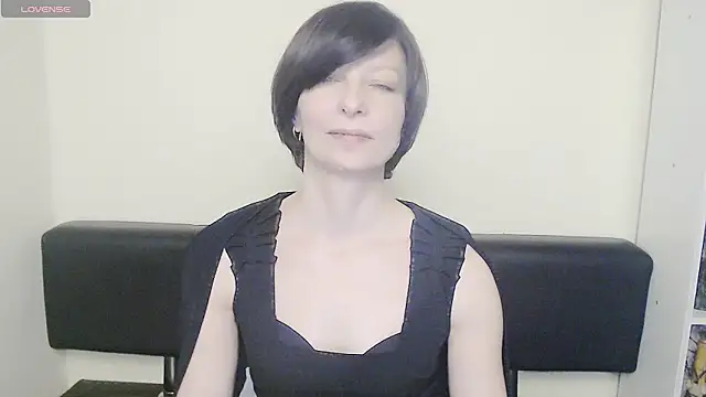 Snapshot of _AngeliaFlow_ chatting on 02.11.25 AngeliaFlow online show from 02.11.25