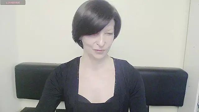 Snapshot of _AngeliaFlow_ chatting on 02.13.25 AngeliaFlow online show from 02.13.25