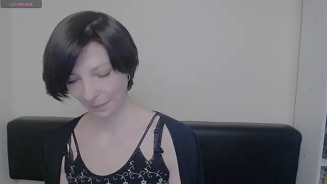 Snapshot of _AngeliaFlow_ chatting on 02.19.25 AngeliaFlow online show from 02.19.25