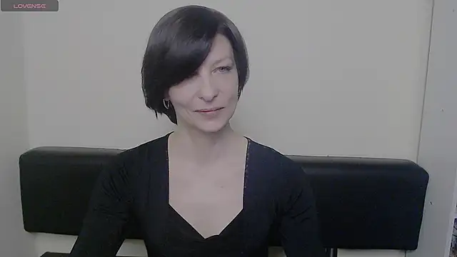 Snapshot of _AngeliaFlow_ chatting on 02.20.25 AngeliaFlow online show from 02.20.25