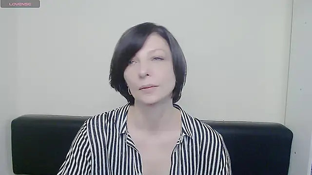 Snapshot of _AngeliaFlow_ chatting on 02.24.25 AngeliaFlow online show from 02.24.25