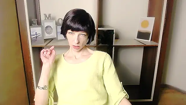 Snapshot of _AngeliaFlow_ chatting on 09.13.25 AngeliaFlow online show from 09.13.25