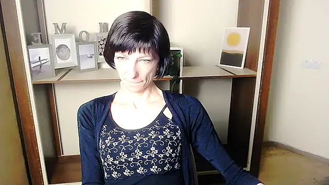 Snapshot of _AngeliaFlow_ chatting on 09.16.25 AngeliaFlow online show from 09.16.25