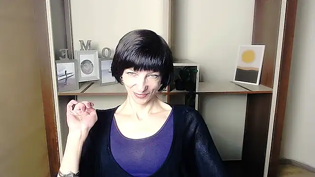 Snapshot of _AngeliaFlow_ chatting on 09.19.25 AngeliaFlow online show from 09.19.25