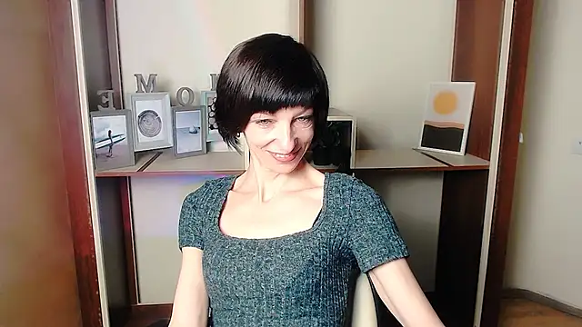 Snapshot of _AngeliaFlow_ chatting on 09.22.25 AngeliaFlow online show from 09.22.25