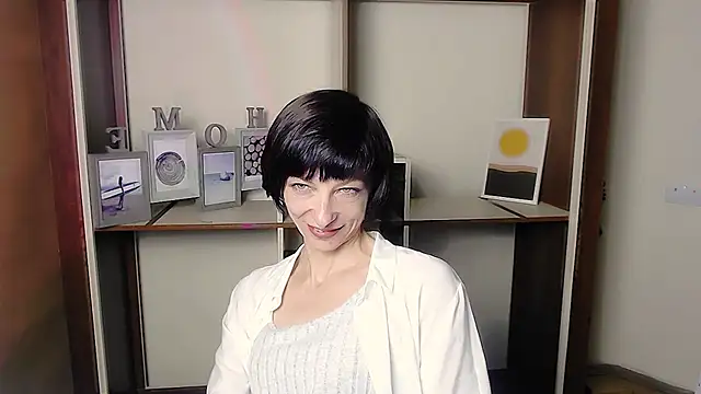 Snapshot of _AngeliaFlow_ chatting on 09.26.25 AngeliaFlow online show from 09.26.25