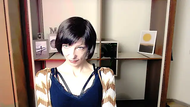 Snapshot of _AngeliaFlow_ chatting on 10.03.25 AngeliaFlow online show from 10.03.25