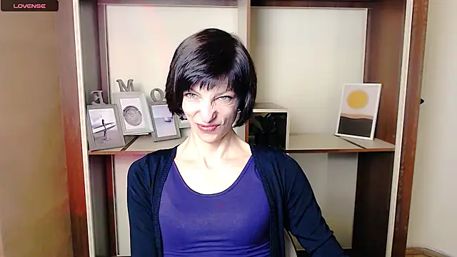 Snapshot of _AngeliaFlow_ chatting on 10.09.25 AngeliaFlow online show from 10.09.25
