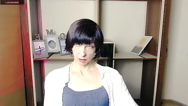 Snapshot of _AngeliaFlow_ chatting on 10.13.25 AngeliaFlow online show from 10.13.25