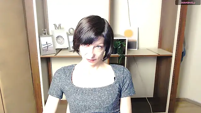 Snapshot of _AngeliaFlow_ chatting on 10.22.25 AngeliaFlow online show from 10.22.25
