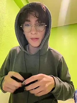 Snapshot of stormmart18 chatting on 02.09.25 stormmart18 online show from 02.09.25