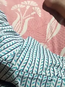 Snapshot of simrun70 chatting on 09.28.25 simrun70 online show from 09.28.25