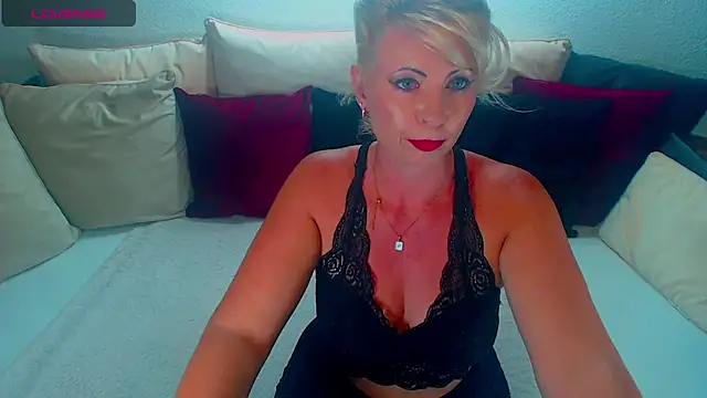 Lex McQueen online show from 07.08.26