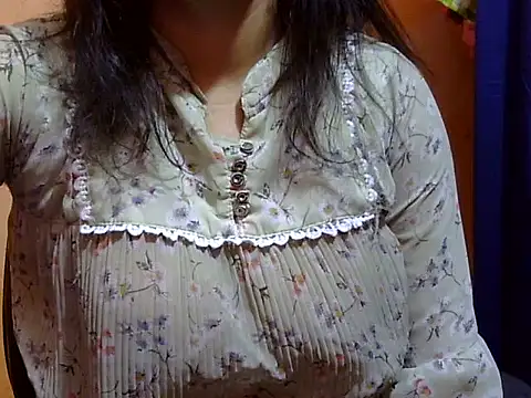 Snapshot of Your_cutiepie_ chatting on 02.20.25 Your cutiepie online show from 02.20.25