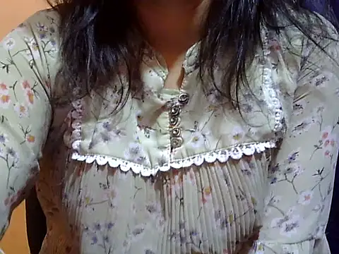 Snapshot of Your_cutiepie_ chatting on 02.20.25 Your cutiepie online show from 02.20.25