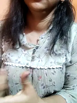 Snapshot of Your_cutiepie_ chatting on 02.21.25 Your cutiepie online show from 02.21.25