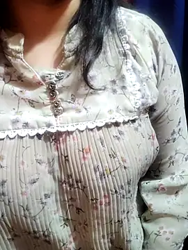 Snapshot of Your_cutiepie_ chatting on 02.21.25 Your cutiepie online show from 02.21.25