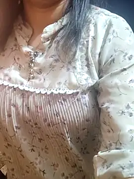 Snapshot of Your_cutiepie_ chatting on 02.21.25 Your cutiepie online show from 02.21.25