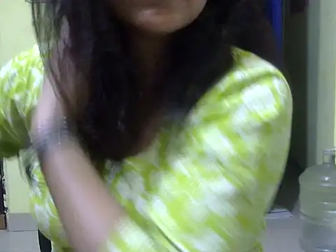 Snapshot of Your_cutiepie_ chatting on 10.18.25 Your cutiepie online show from 10.18.25