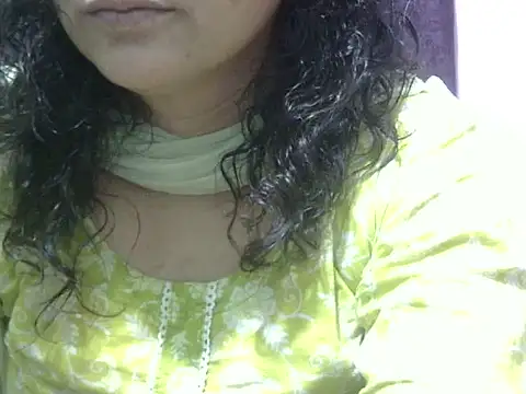 Snapshot of Your_cutiepie_ chatting on 05.30.26 Your cutiepie online show from 05.30.26