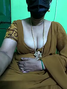 Snapshot of niiveditha chatting on 03.05.25 niiveditha online show from 03.05.25