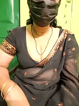 Snapshot of niiveditha chatting on 03.05.25 niiveditha online show from 03.05.25